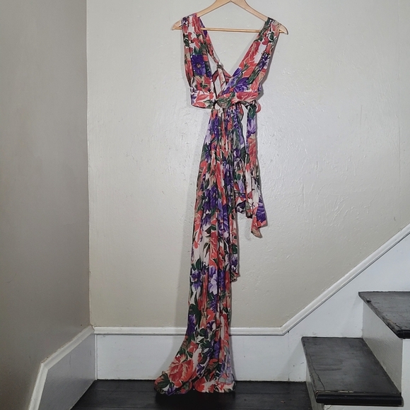 Just Be Queen Floral Maxi Dress - Picture 2 of 6
